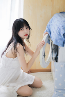美女把尿囗扒开让男人添